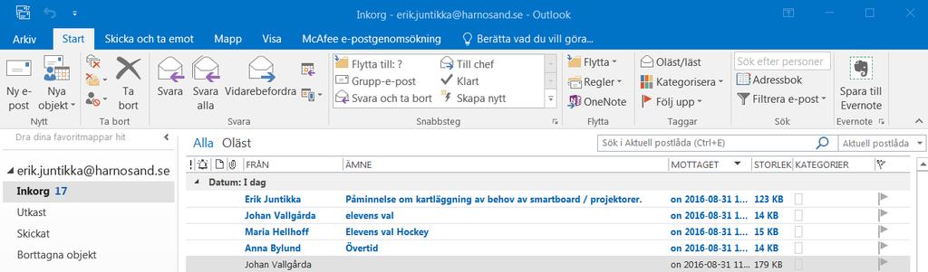 Sida 12 av 14 5. Sortera mail För att ni ska få överblick över mailen så kan det vara bra att kunna sortera den. Grundinställningen i Outlook är att mailen presenteras i den ordning mailen kommer.