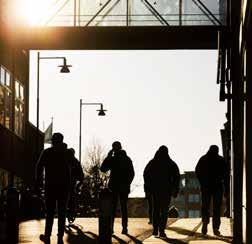 vårdcentral, tandläkare, buss och spårvagn på gångavstånd.