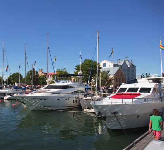 VISBY SEVÄRDHETER 17 VISBY 10 Sankta Karins kyrkoruin Stora torget, Visby 10 Visby Gästhamn Mitt i all medeltida och historiska prakt finns det också en fåfänga i Visby som är desto mer placerad mitt