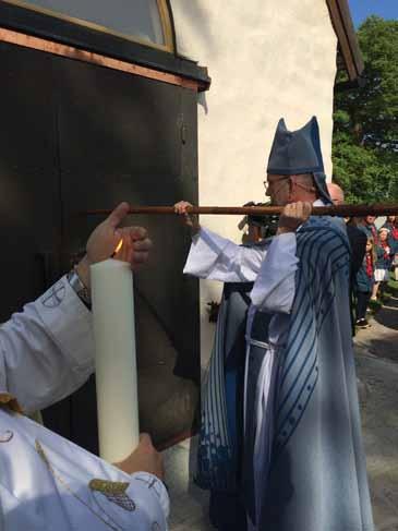 Hagby kyrka återinvigd Den 22 maj var stor högtidsdag. Hagby kyrka stod färdig för återinvigning. Biskop Fredrik Modeus var på plats. Gudstjänsten började med procession från församlingshemmet.