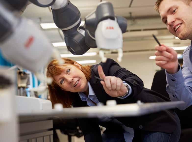 Malin Rosqvist är en av projektledarna vid forskningsmiljön. En viktig del i arbetet är att stötta forskare i samarbeten och externa kontakter. med avancerad utbildning och forskning.