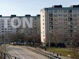 Bilden är från Botkyrka, inte långt från Flemingsberg där Södertörns högskola ligger. Foto: Roine Magnusson/Johnér. pendlar ofta ganska långa sträckor mellan hem och arbetsplats.