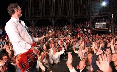 www.scenpabonn.se Scen på Bônn ett Dalhalla i miniatyr Scen på Bônn är en amfiteater, majestätiskt placerad mitt i ett stenbrott med fantastisk akustik.