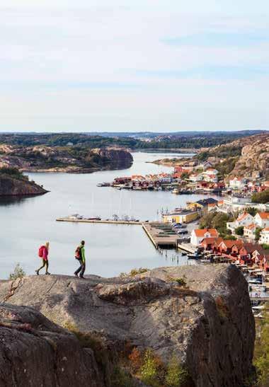 Med linfärja till Hamburgö kommer du enkelt ut till skärgården och här finns några av områdets bästa badvikar.