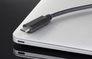 DELTACO PRESENTERAR USB TYP C FRAMTIDENS ENDA KONTAKT VAD ÄR USB TYP C? Dagens mobila plattformar kräver flexibla lösningar med skalbar prestanda och möjlighet till kraftfull strömförsörjning.