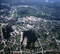 järnvägen Södra stambanan som passerar genom Tranås är av riksintresse och delar tätorten Tranås i stort sätt i två delar, den östra och den västra delen.