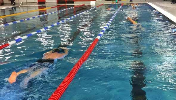 VUXENSIM Karlskoga Simföreningen erbjuder även möjlighet för vuxna att lära sig simma, förbättra sin simteknik, eller att