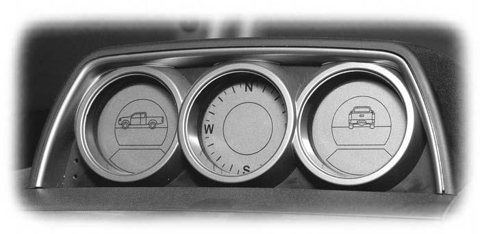 Instrument Inklinometer och kompass A B C E83654 A B C D E E Pitchinklinometer Kompass Rollinklinometer Visar yttertemperaturen Kupétemperatur D Pitchinklinometer Pitchinklinometern mäter bilens