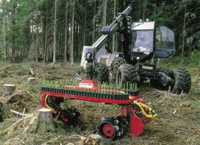 HOLMEN ÅRSREDOVISNING 22 31 Holmen Skog har starkt bidragit till utvecklingen av den nya planteringsmaskinen EcoPlanter. Mekaniserad skogsvård står nu inför sitt definitiva genombrott i Sverige.