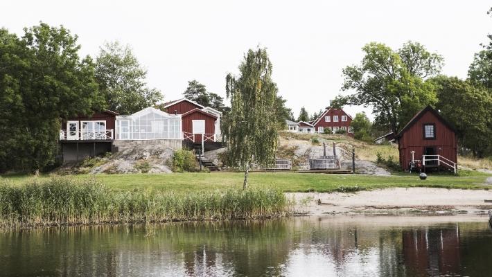 En generös och smaklig frukostbuffé dukas upp varje morgon