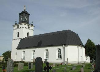 KOLBÄCKS KYRKA Kyrkogården 1:1, Kolbäcks församling, Hallstahammars kommun, Västmanlands län BESKRIVNING Kyrkomiljön Kolbäck i södra Västmanland utvecklades till stationssamhälle