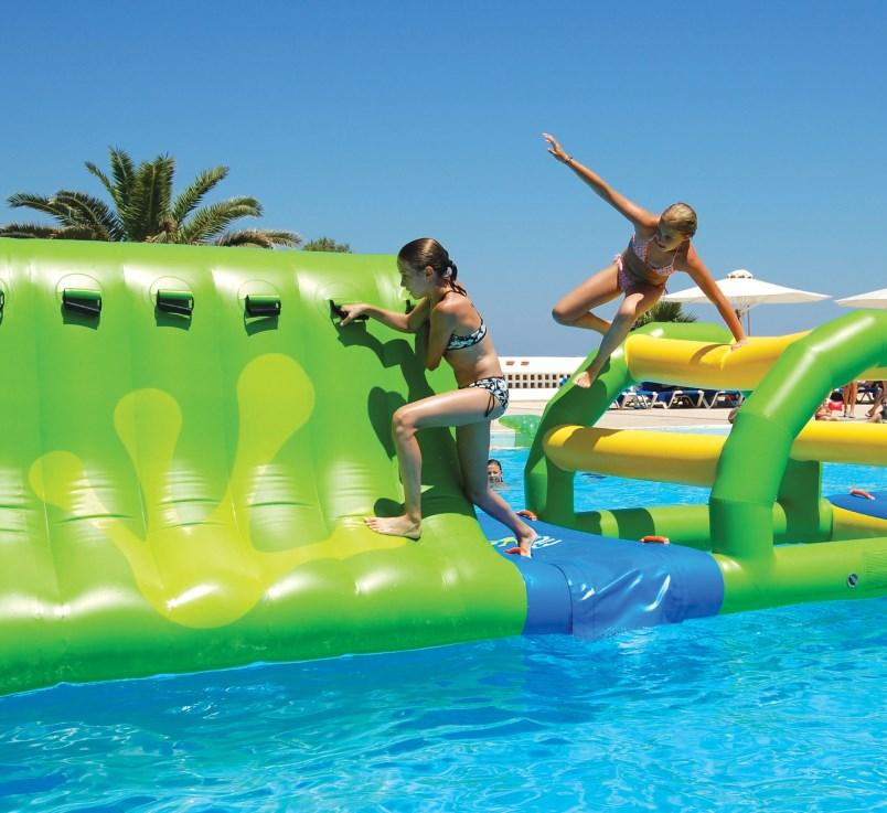 Öppettider 20/2-26/2 Måndag 08.30-19.30 Tisdag 06.00-19.30** Onsdag 08.30-15.30* Torsdag 06.00-19.30** Fredag 08.30-19.30 Lördag 10.30-15.30 Söndag 10.