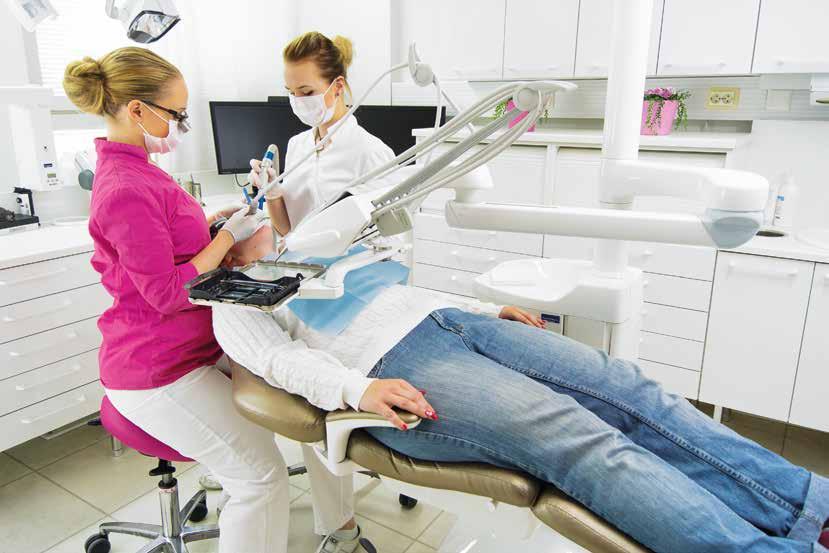 TANDVÅRD Arbetsergonomi på ny nivå Inom tandläkarvården är sittställningen den största hälsorisken, då man under långa operationer arbetar i en onaturlig ställning med ett