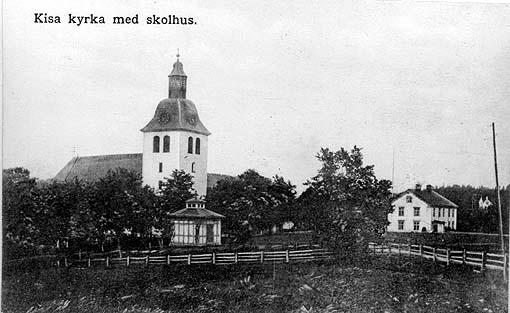 Bakgrund Basfakta om objektet Beskrivning och historik Kyrkan och den tillhörande kyrkogården ligger högt i Kisa samhälle.