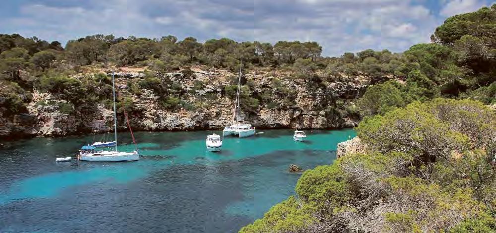 2 Mallorca På Mallorca väntar milslånga sandstränder, smaragdfärgade badvikar, god mat och ett häftigt nattliv.