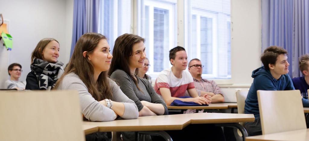 9 Fondens projektverksamhet Svenska nu Nätverket Svenska nu är en prisbelönt brobyggare som arbetar för ett inkluderande, tvåspråkigt Finland.