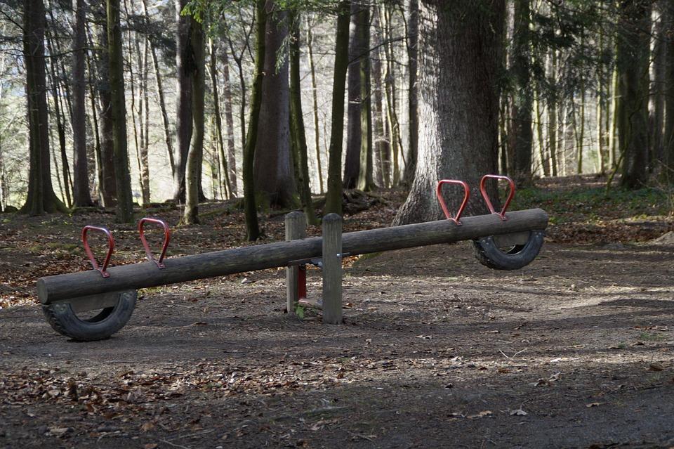 Samspel är en pedagogisk balansakt individ grupp närhet distans styrning