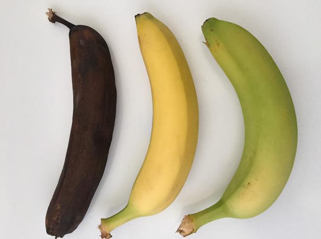 Assietter eller servetter att lägga bananbitarna på Gör så här: Sätt er i en cirkel. Titta på de olika bananerna. Därefter får de lukta på de olika bananerna innan ni dem skalas.