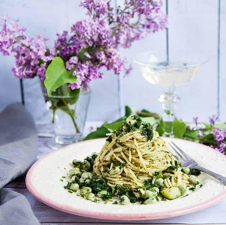 PASTA MED GRÖNKÅLSPESTO bondbönor och zucchini 4 port.