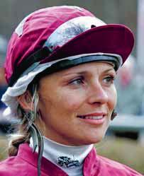 Lady Jockeys Thoroughbred World Championship Lady Jockeys Thoroughbred World Championship FANNY OLSSON Håbo Buss presenterar: SARA SLOT Upplands-BroBladet presenterar: Ålder: 23 Land: Sverige Antal