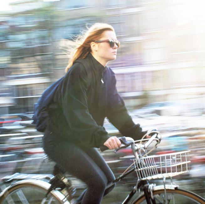 NÄRA TI CITY, NÖJEN OCH NATUROMRÅDEN ÄENHETERNA Redan i hallen möts du av vackra ytskikt i form av ljusa vita väggar och mörk klinker.