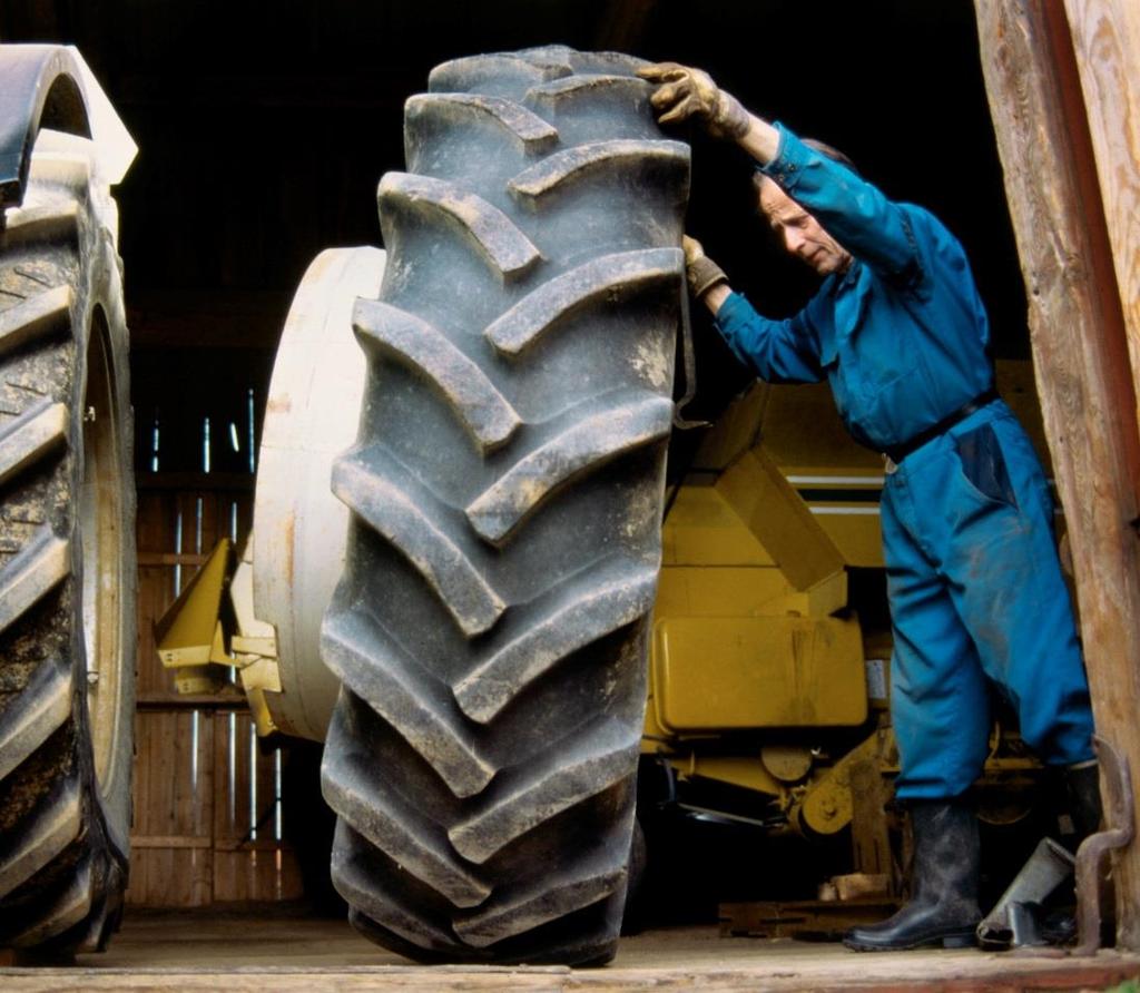 Färre arbeten, men bättre arbetsmiljö Från BM 600 till Fendt Vario Från hässja till pressplastare/exakthack Releaser - Duovac - mjölkningsrobot Preparat