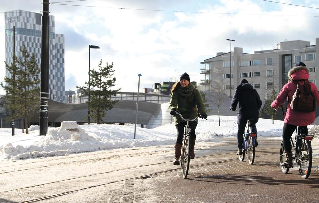 AKI ANTINKAAPO behov salt innan det kommit snö och makadam efter att det snöat. Grus som spritts ut under vintern sopas bort så tidigt som möjligt på våren.