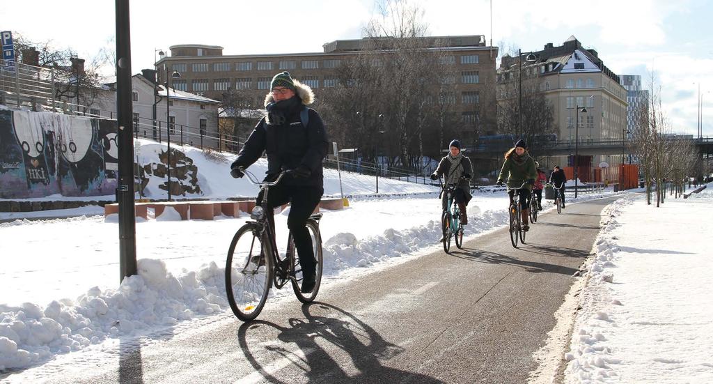 AKI ANTINKAAPO Information för cyklister Hel.fi/pyoraily På webbplatsen finns information om planeringen, byggandet och underhållet av Helsingfors cykelstråk samt om stadens cykel tjänster.