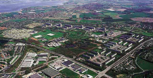 2012-06-14 Vollsmose, Odense, Danmark Byggt med CIAM principer på 70-talet 2x1 km enklav utan genomfart, isolerat Dåligt