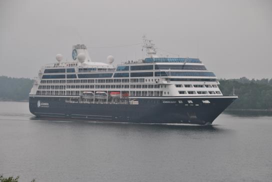 Blue moon, Delphin renaissance Azura Rederi: P&O Cruises Byggd: 2010 Längd: 290 meter GT: 115 055