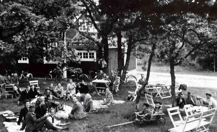 15 Visning och Caféverksamhet Lördagen den 5 augusti mellan 13 och 16 är Stålagården öppen för visning av samlingarna och kaffeutställningen.