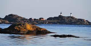 After 30 years as a golddigger in America, she built her park, one stone at a time, with temples, towers and viewpoints. Boat from the North Harbour in Strömstad.