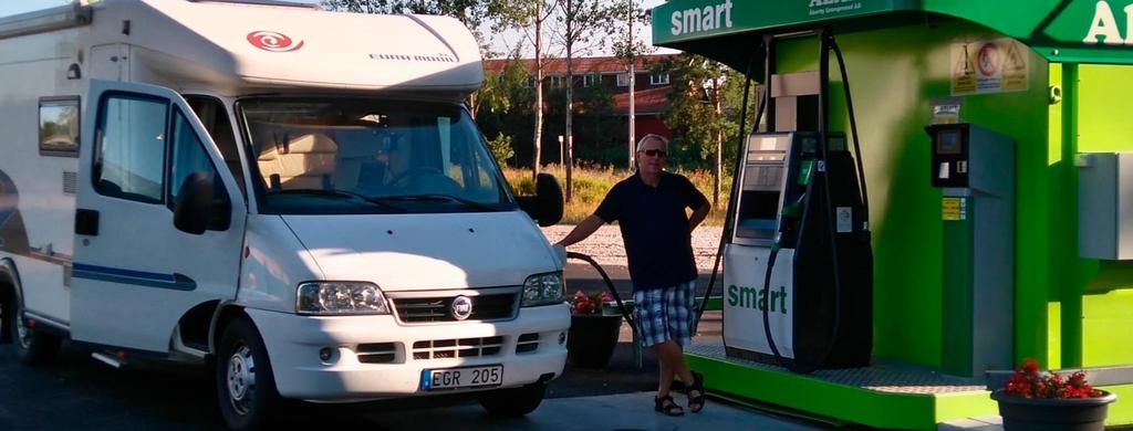 SMART TANKSTATIONER Nu när de åtta första stationerna är etablerade och nummer nio till tolv är på väg och varumärket Smart mer och mer blir känt runtom i landet så har intresset ökat markant för att