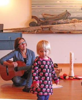 Dopet är en start på ett liv som Guds barn och därför vill församlingen vara en del i barnets liv och växt. Därför inbjuds barnet och hela familjen till våra gudstjänster och verksamhet.