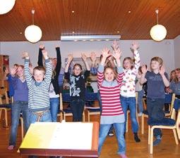 Vill man dessutom vara med på lite extra roligheter kan man pricka in tisdagar jämna veckor då det är musiklek för barn 0-5 år i vuxens sällskap och torsdagar ojämna veckor då det erbjuds babyrytmik