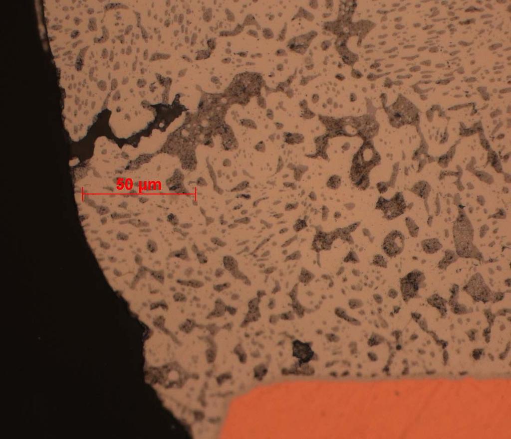 Temperaturcyklad och vibrerad blyfri Bild 10.2: Närmare bild på en BGA lodkula som efter svalning har krympt ihop.
