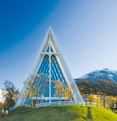 Västerut Tidig avresa mot Norge. Vi färdas västerut och gör stopp för kaffe och lunch. Via Arvika når vi den norska gränsen och så småningom Lillehammer, staden som stod värd för vinter OS 1994.