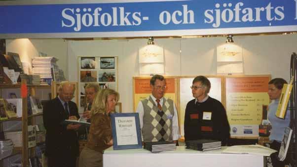 Den första gemensamma maritima montern 1997 bemannas här av Berit Blomqvist, Thorsten Rinman och Lennart Johnsson.