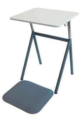 INREDNING StandUp Skola består av ett höj- och sänkbart elevbord (tillverkat i Sverige) med en tillhörande mjuk och skön matta att stå på.