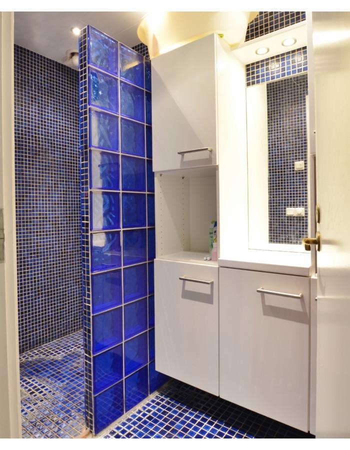 Duschrum Separat duschrum placerat intill gäst-wc.