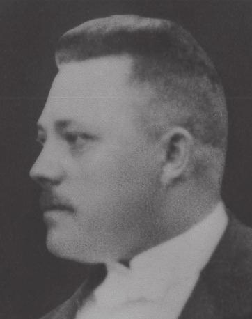 1914 Ernst Lundgren tar över rörelsen och startar en