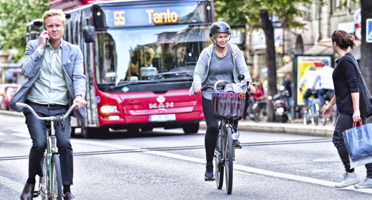 NIVÅ 3 Vi följer regelbundet upp hur våra medarbetare reser till och från arbetet (andel som går, cyklar, reser kollektivt, åker bil samt avstånd) och tar fram handlingsplaner för ett mer hållbart