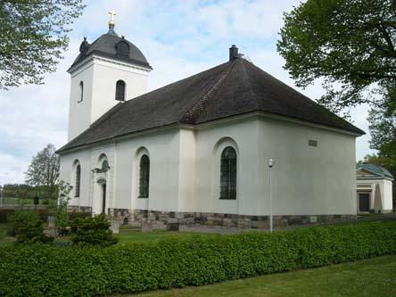 Exteriör beskrivning Tåby kyrka är orienterad i öst-västlig riktning med rektangulärt