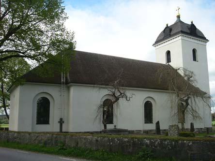 Kyrkan är uppförd av sten med sedan 1962 frilagd stensockel.