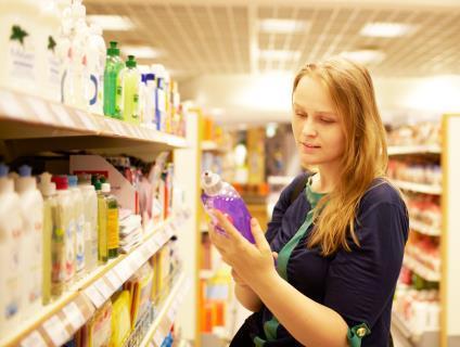 Miljögifterna i vardagen Antalet kemikalier i vår vardag har exploderat på några tiotals år och nya kemikalier släpps kontinuerligt in på marknaden.