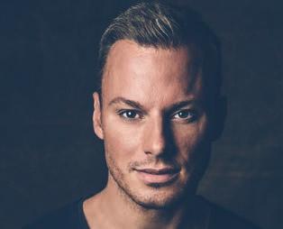 Amäl er Om i är e grupp som ska gå i parade amäl detta till parade@pridefalkeberg.se elller i Pride Falkebergs tält uder lördage. Vi 5.