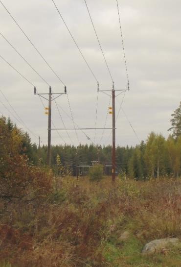 Om den nya ledningen byggs samman med den befintliga luftledningen avses de nya ledningsstolparna i möjligaste mån att placeras intill de befintliga och följas åt längs hela sträckningen.