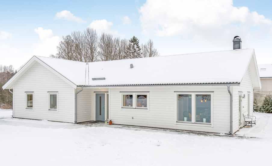 VILLA STENSKÄR Familjen Hagman Pettersson: mamma Margareta, pappa Patrik och sönerna Thor och Teodor.