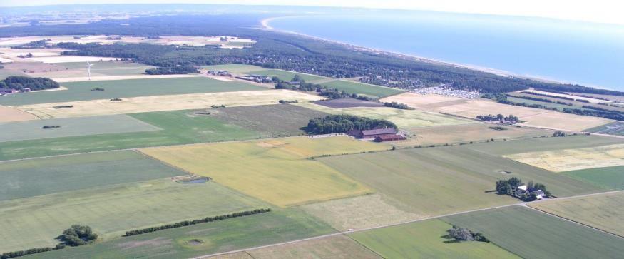 Lilla Böslid mellanlera och sand Försök på mellanlera Försöksfältet ligger på gården Lilla Böslid, 1 km söder om Halmstad. Det anlades 28 med 36 utlakningsrutor.