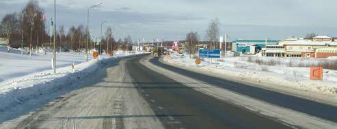 motorvägstandard. da Ha pa r an Bilden är tagen mot norr i korsningen mellan :an och Boviksvägen.